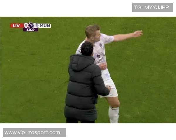 曼联官方盛赞德里赫特本赛季唯一全勤球员展现出色表现 曼联官方盛赞德里赫特本赛季唯一全勤球员展现出色表现