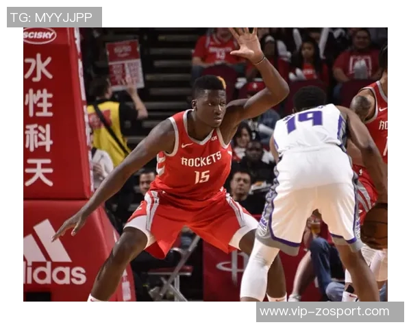 福克斯第三节火力全开7投6中狂砍16分上半场表现平平仅得4分