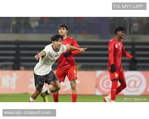 中国队确认参赛蒙太古杯邝兆镭身穿国足战袍亮相海报引期待